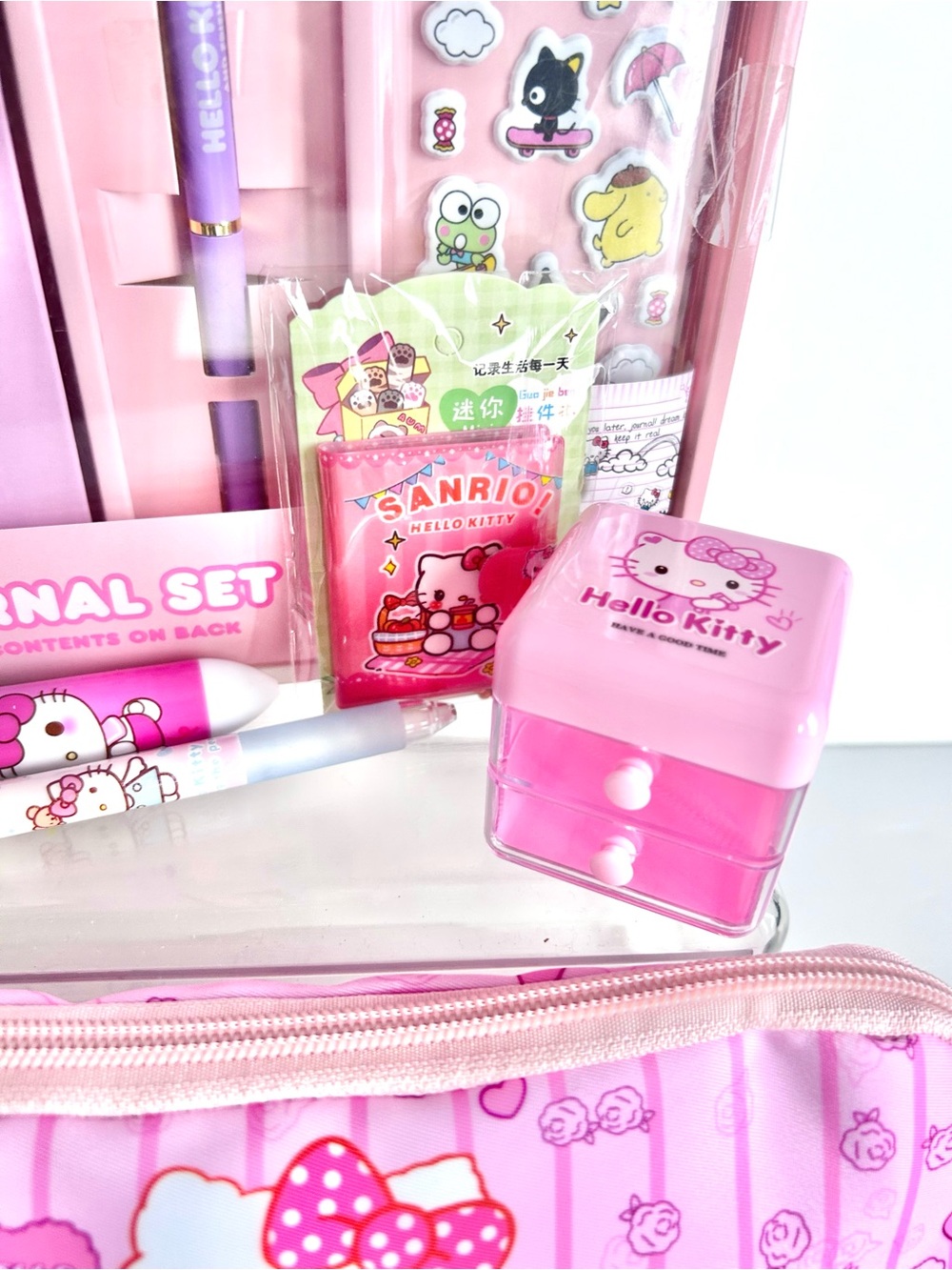💖(HK387) Hello Kitty Adorable 7-Piece Stationery Bundle! - Picture 8 of 10